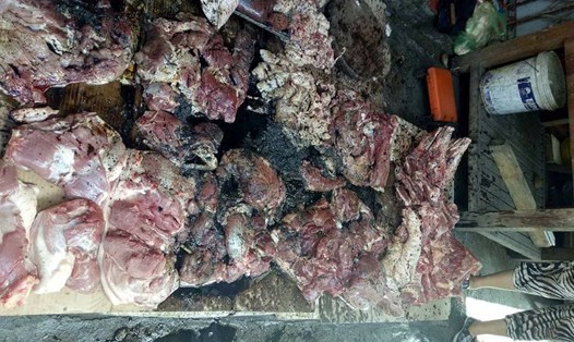 Số thịt lợn bị đổ chất thải do cạnh tranh không lành mạnh - ảnh: Nguồn Facebook